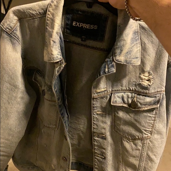 EXPRESS Ripped denim jacket - Picture 3 of 4